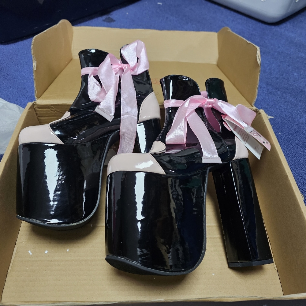Angelic Imprint- Goth Lolita- platform boots- black and pink- size 34
